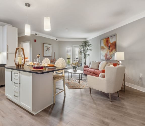 The Monarch Luxury Apartments in Des Plaines, IL